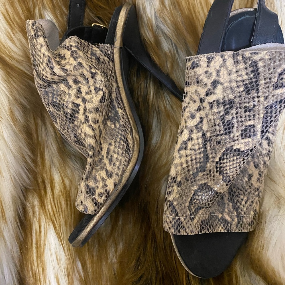 Vintage Kelsi Dagger Tan Snake Print Heels